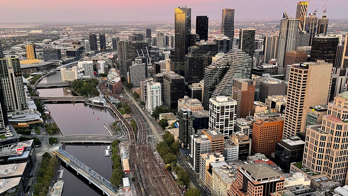 Hot air balloon image of Melbourne, Australia