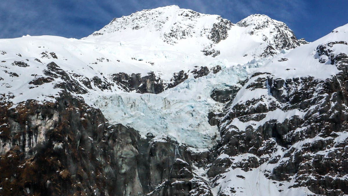 New Zealand mountains covered in snow