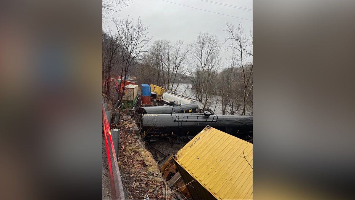 Train Derails In Pennsylvania Sends Several Cars Into Lehigh River   PA Train Derailment 3 