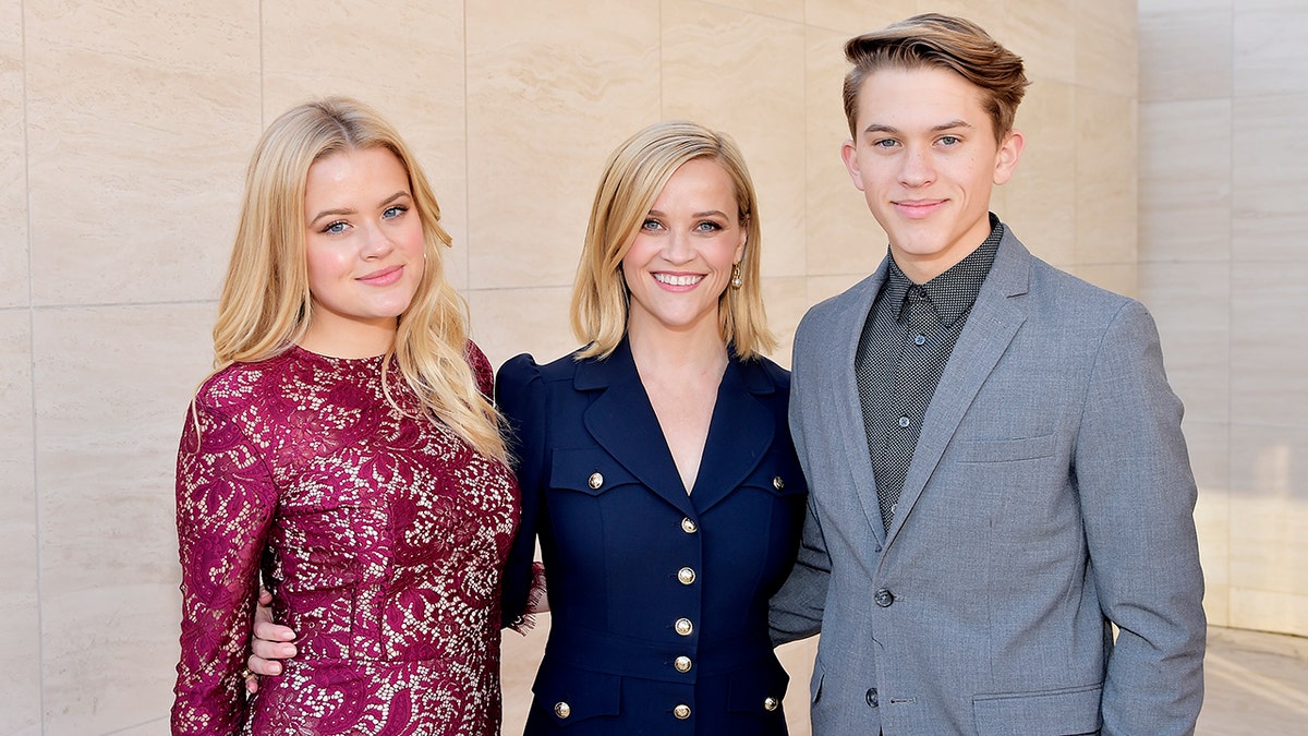 Reese Witherspoon with her children with Ryan Phillippe