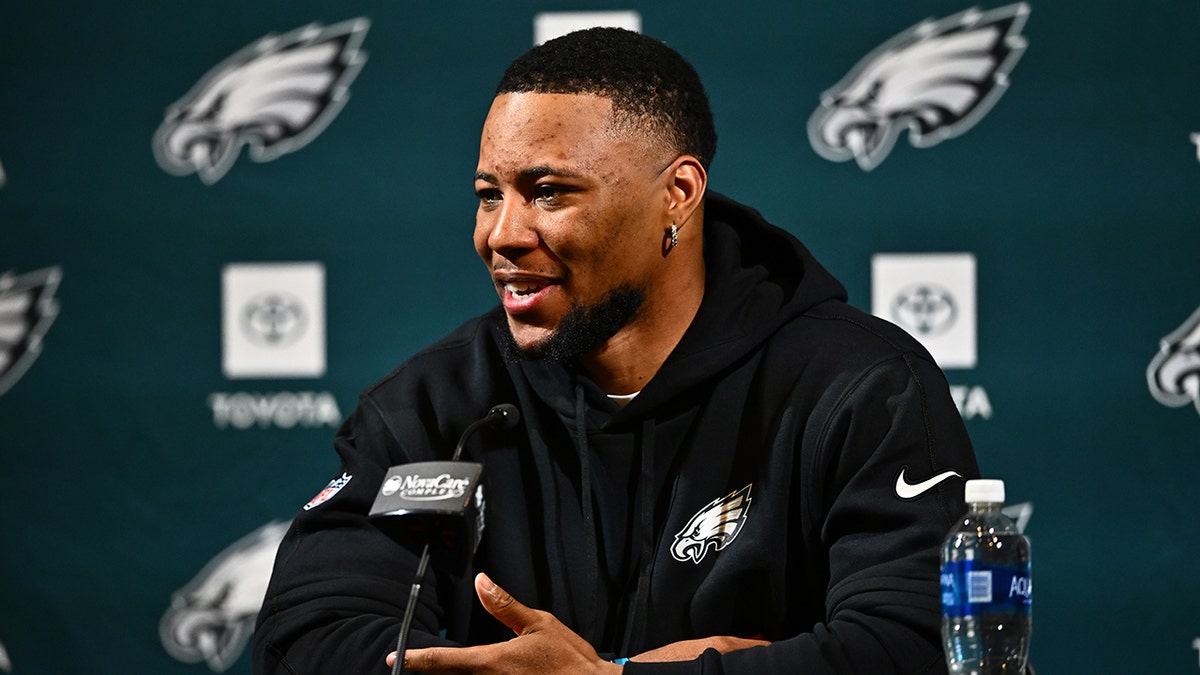 Saquon Barkley Tries Recruiting Jason Kelce Back To Eagles: 'You Don't ...