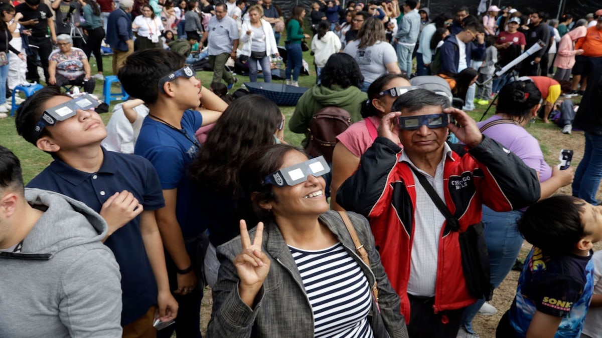 solar eclipse viewing pinch glasses