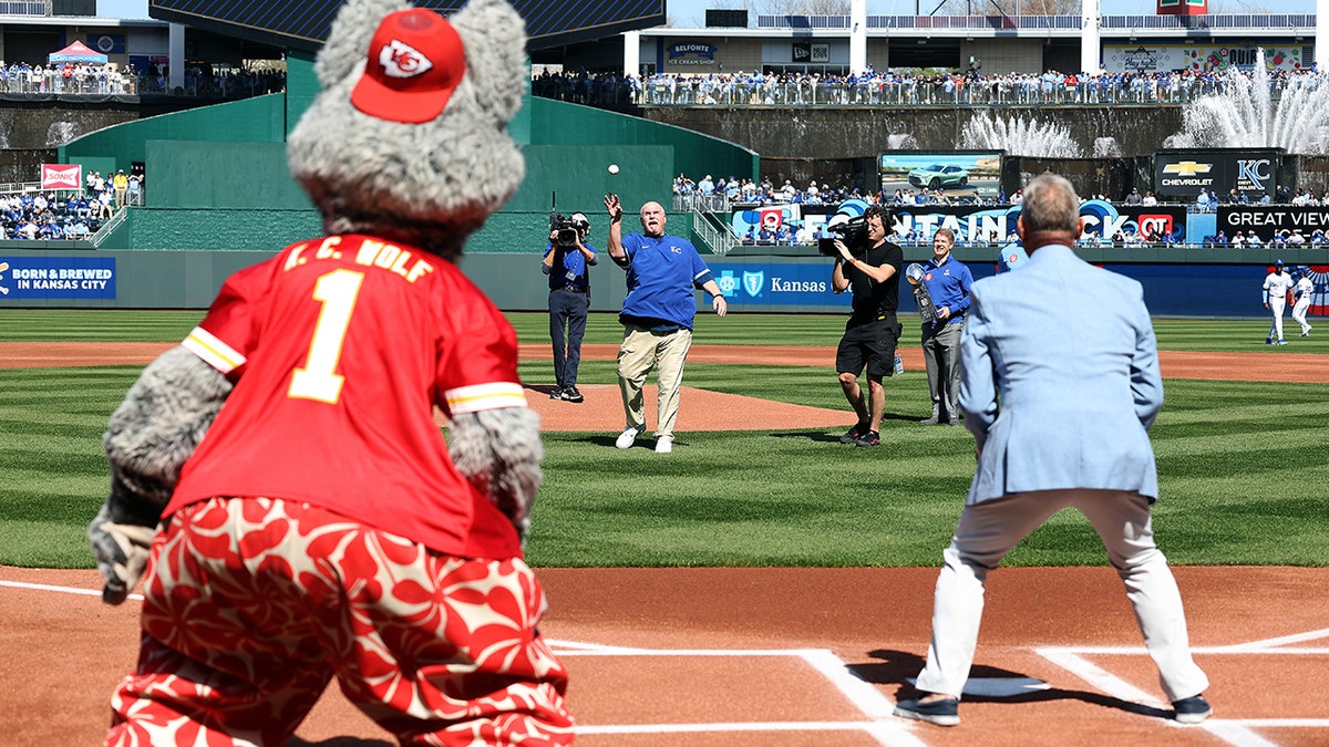 Andy Reid throws frist pitch