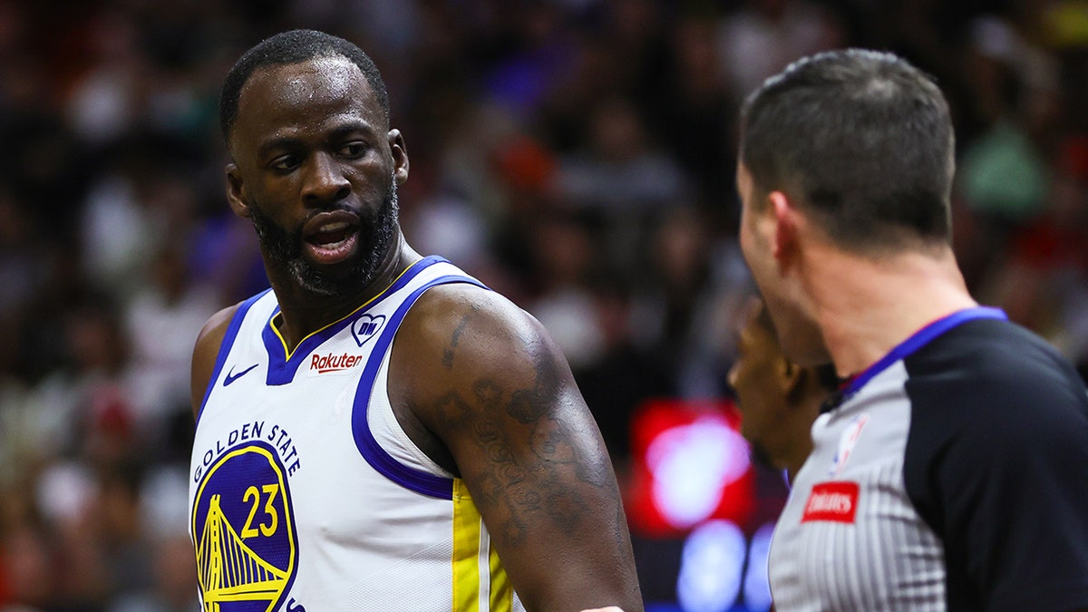 Draymond Green Ejected Less Than 4 Minutes Into Game After Jawing At ...