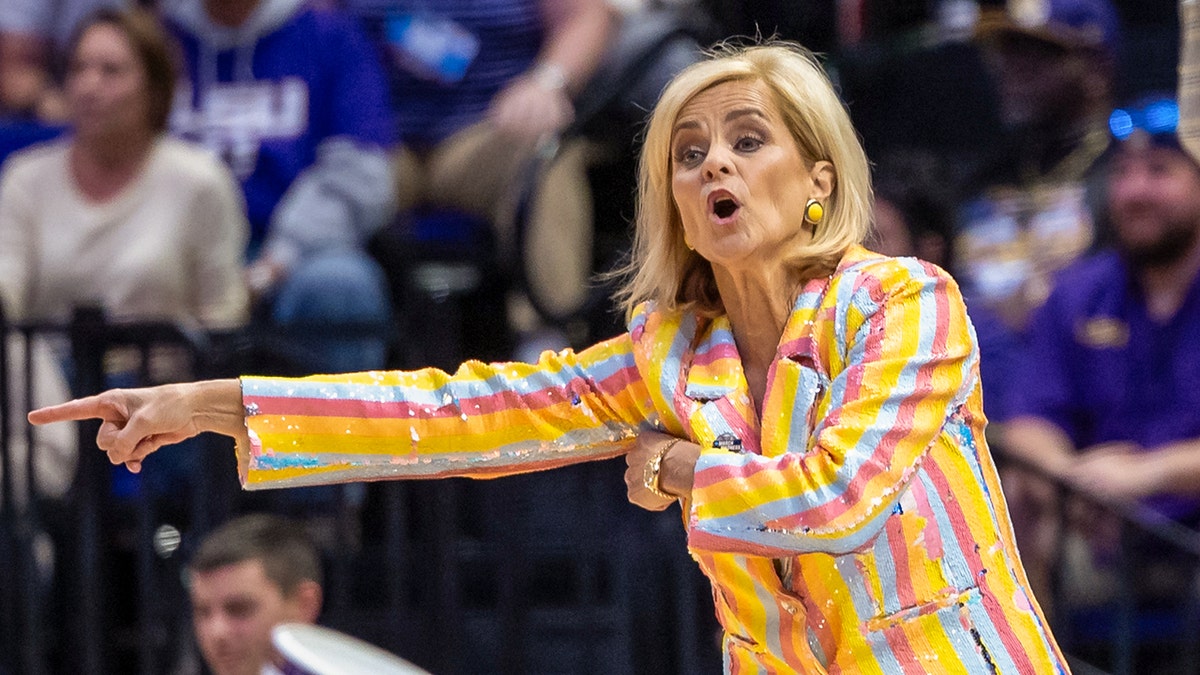 LSU's Kim Mulkey Shrugs Off Piece Released Ahead Of Sweet 16, Profiling ...