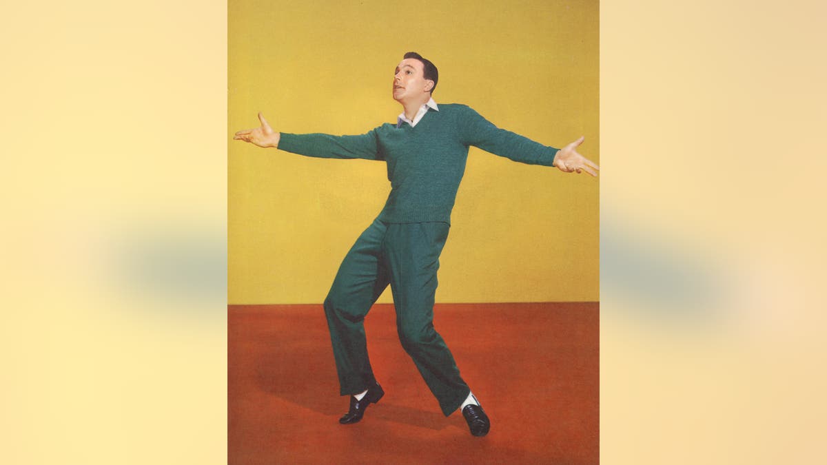 Gene Kelly dancing in 1950