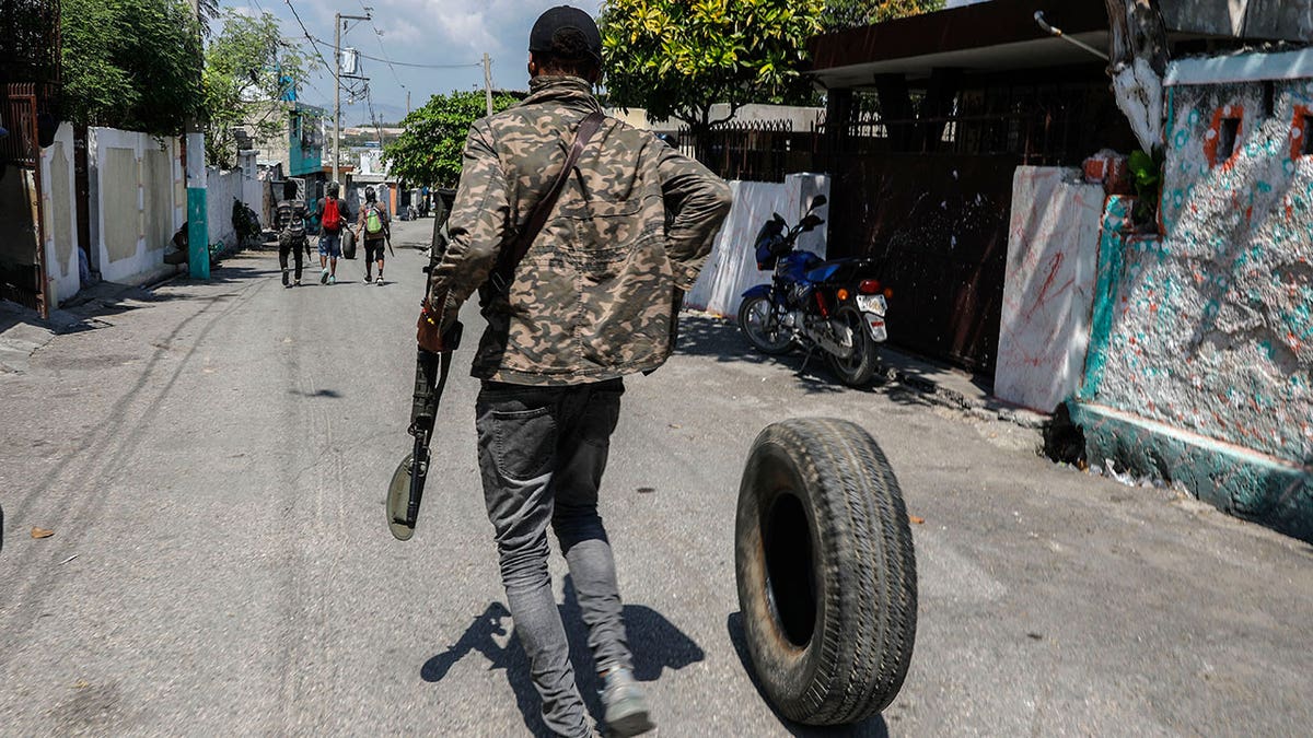 Haiti violence street photo