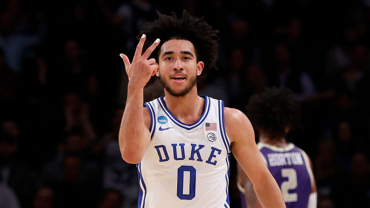 Duke's Jared McCain puts on three-pointer masterpiece to send Blue Devils  to Sweet 16 | Fox News