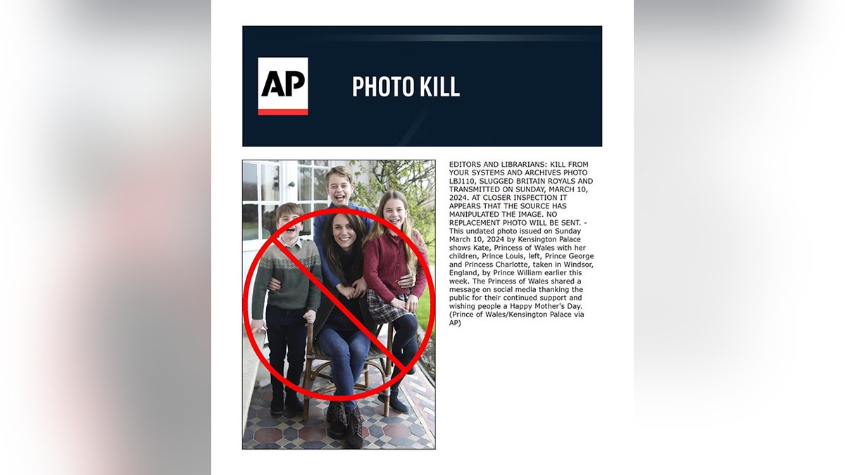 AP emite aviso de morte por foto com marca por meio de foto de Kate Middleton e seus filhos
