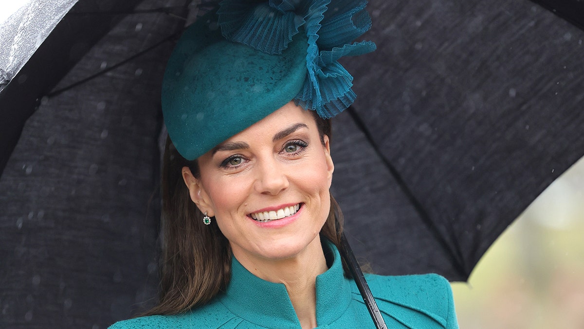 Kate Middleton usou verde no evento do Dia de São Patrício