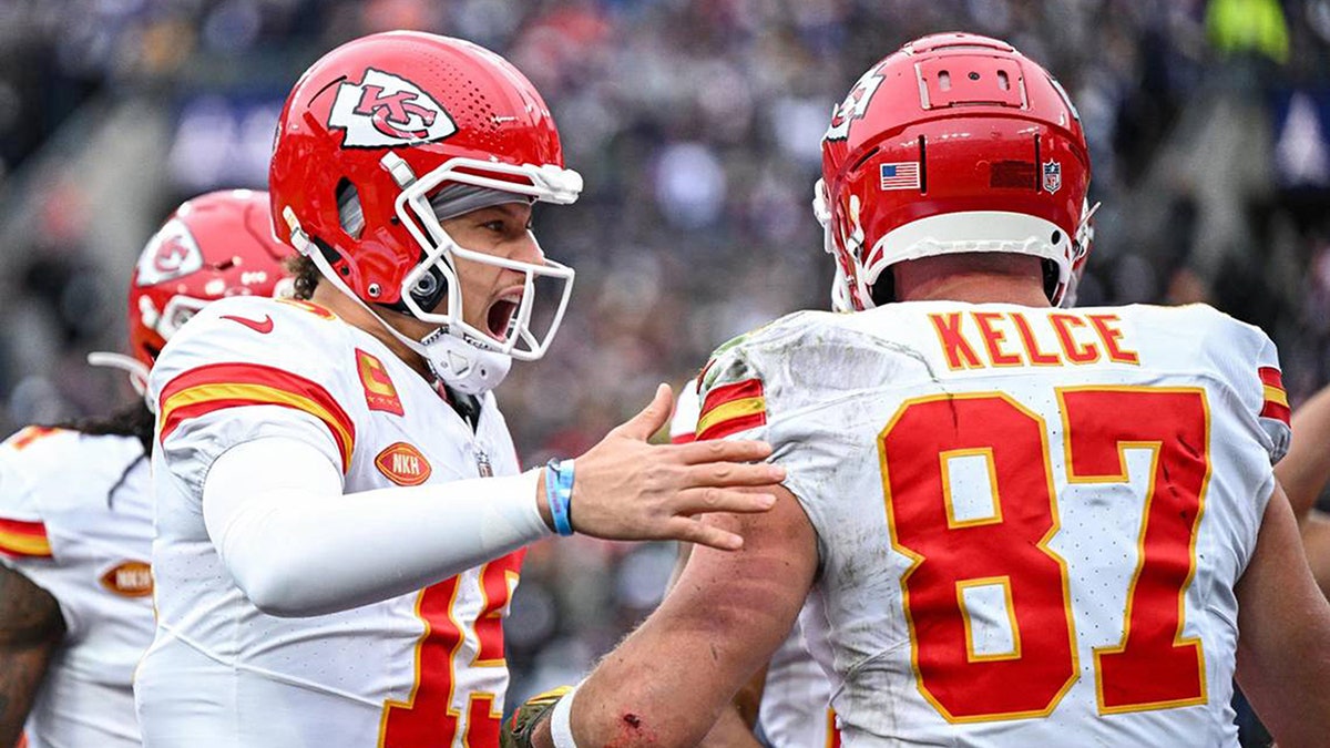 NFL Issues Security Warning After Burglaries At Mahomes, Kelce's Homes ...