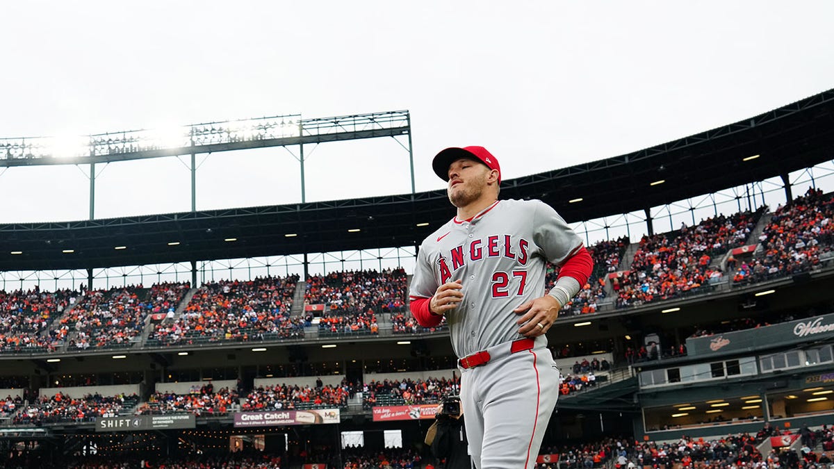 Mike Trout taking field