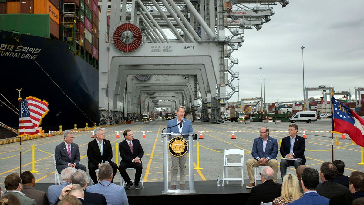 governor kemp speaks at visit to the port of Savannnah