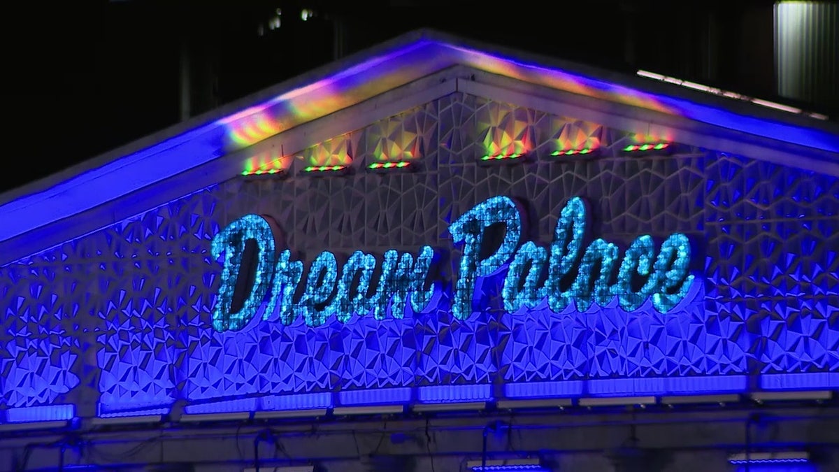 Dream Palace in Arizona is accused of swindling customers