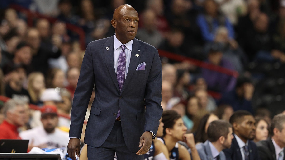 Yale coach James Jones court side