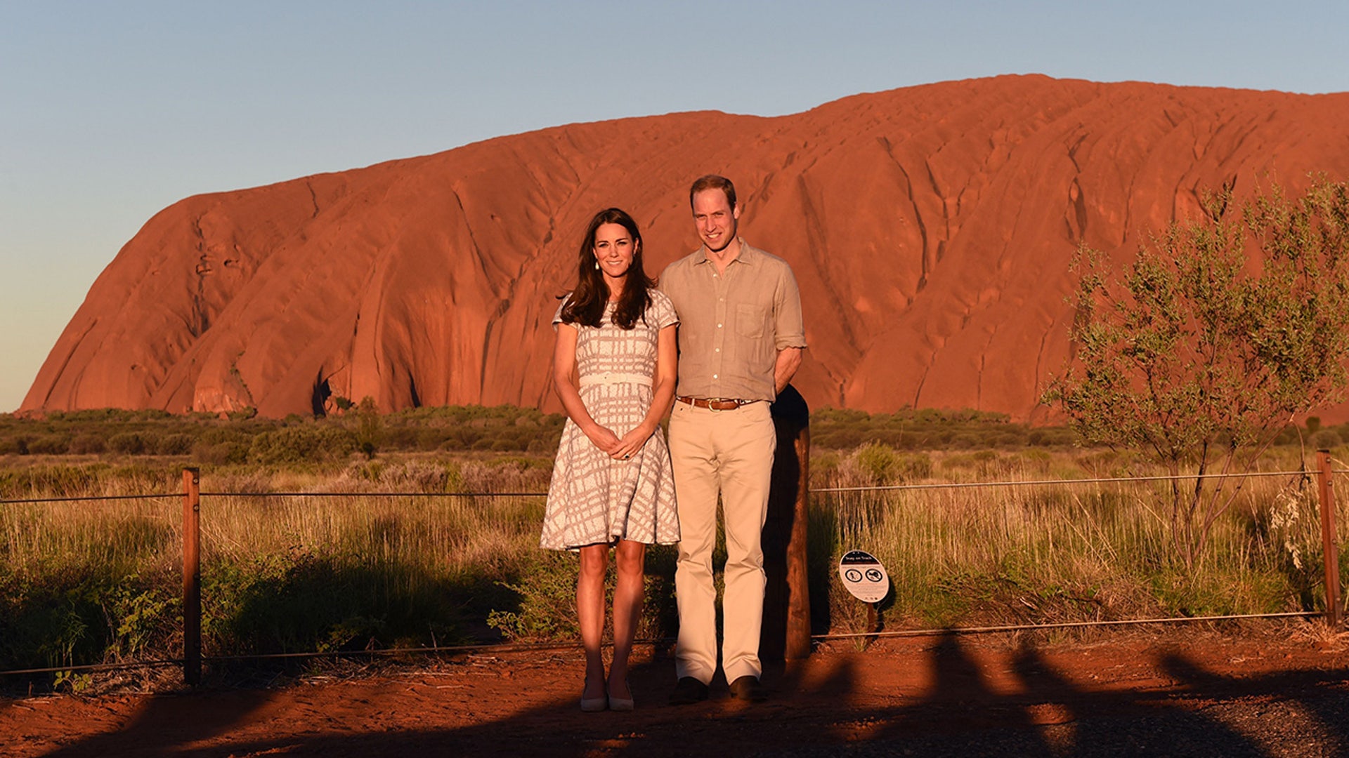 Prince William, Princess Catherine stand in front of Uluru