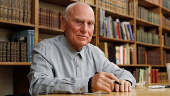 Richard Serra, renowned American sculptor, dies at 85