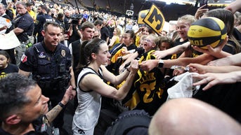 Caitlin Clark pens farewell to Iowa fans after final home game