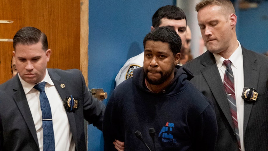 Ex-con Lindy Jones appears in a Queens courtroom following the shooting death of NYPD Officer Jonathan Diller