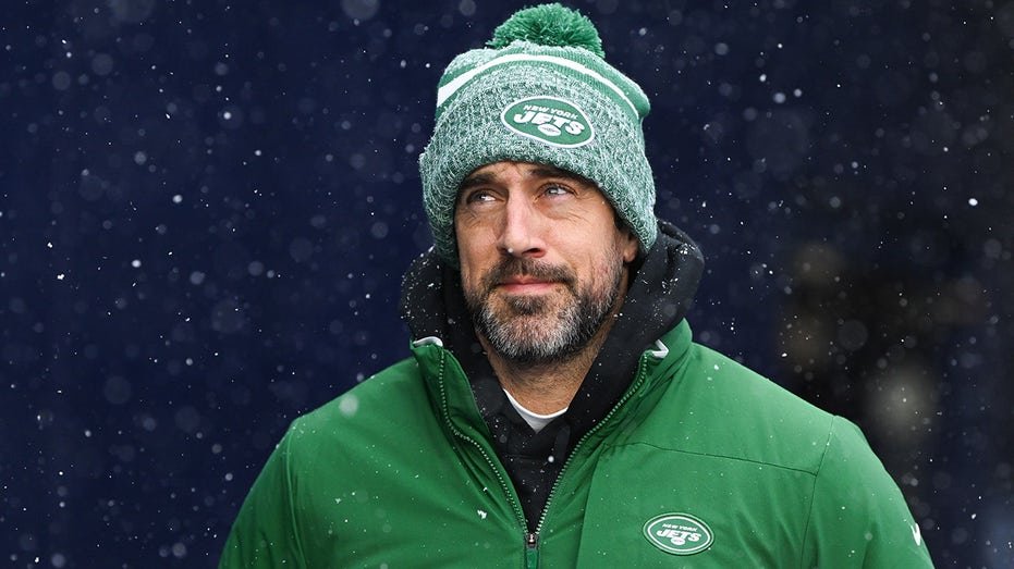 Rodgers Won't Stop Talking About The Hat Man Since His Ayahuasca Trip -  Wisconsin News Today