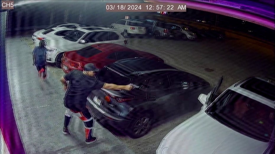Florida strip club surveillance video shows point-blank shooting, 2 arrested after helicopter chase
