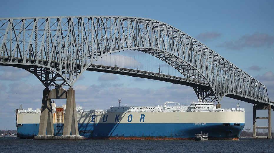 Maryland: Ship hits Francis Scott Key Bridge causing it to collapse