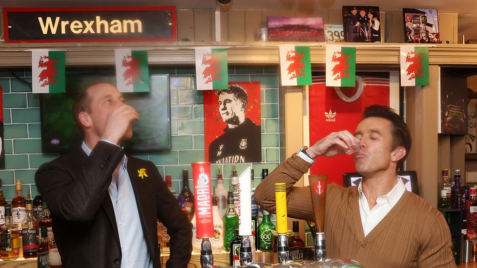 Prince William takes a shot with Rob McElhenney at pub amid Kate Middleton’s ‘disappearance’