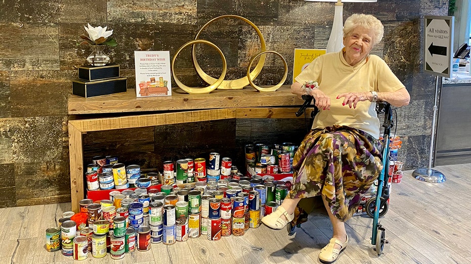 Iowa woman celebrates 102nd birthday by collecting canned goods for those in need: 'Very happy'