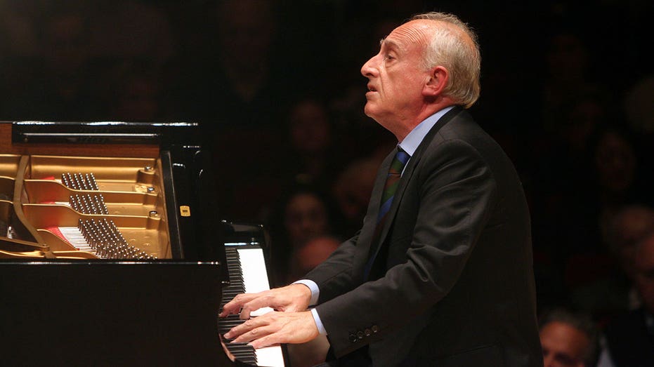 Maurizio Pollini, renowned Italian pianist, dies at 82