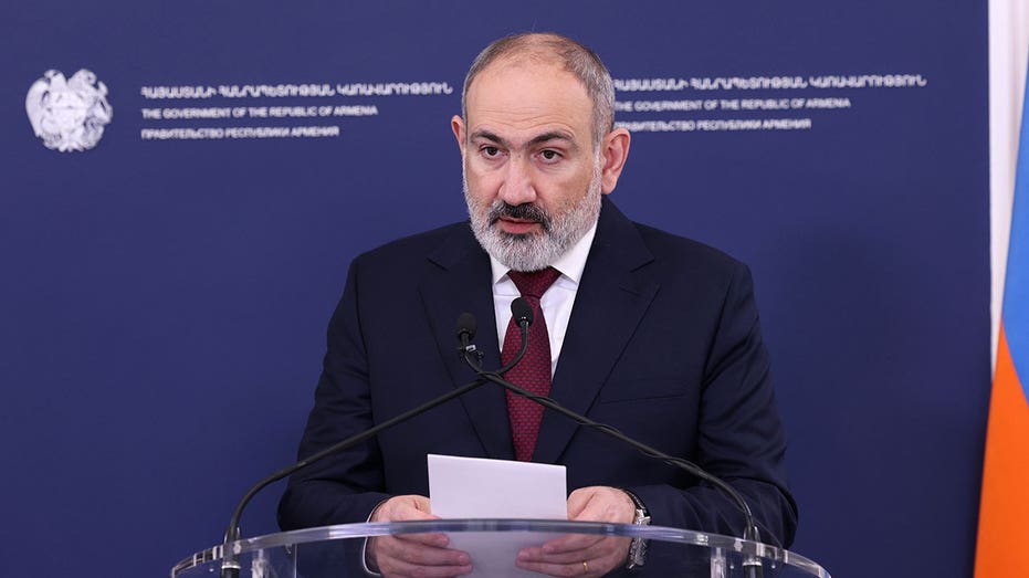 Armenia’s prime minister urges swift border agreement to avoid conflict with Azerbaijan