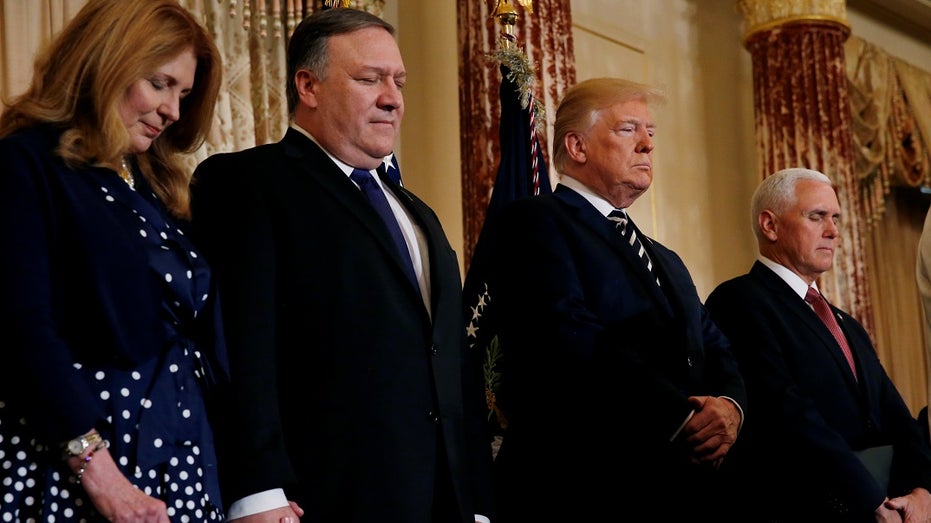 <div></noscript>Pompeo doesn't rule out serving in second Trump admin; doesn't comment on jobs 'I've not been offered'</div>