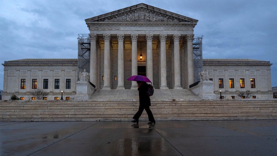 Read more about the article Supreme Court decision on case barring Trump from Colorado's 2024 ballot could arrive as early as Monday