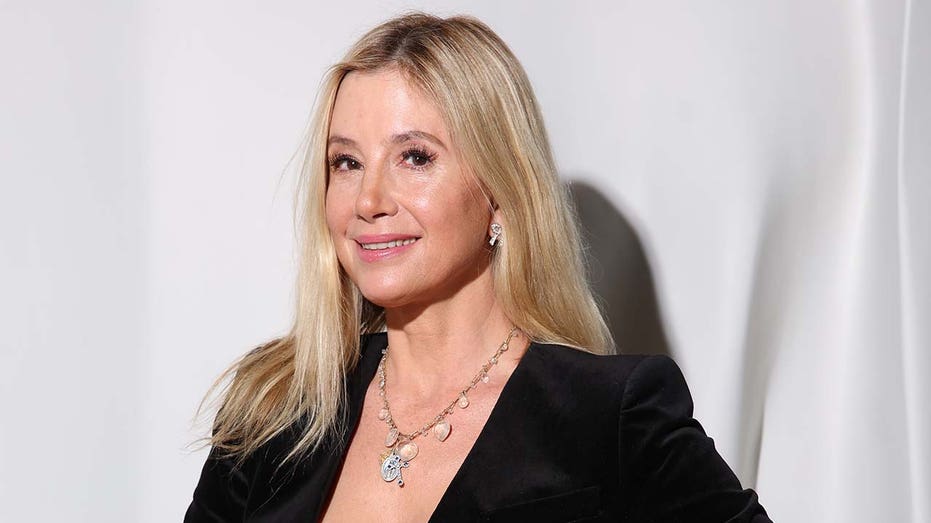 Mira Sorvino laments how Harvey Weinstein 'stifled' her career after she 'rejected him'