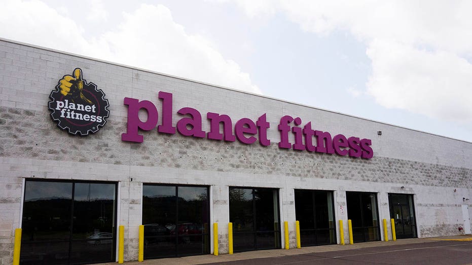 Planet Fitness revokes woman’s membership after she snapped photo of transgender woman in women’s locker room