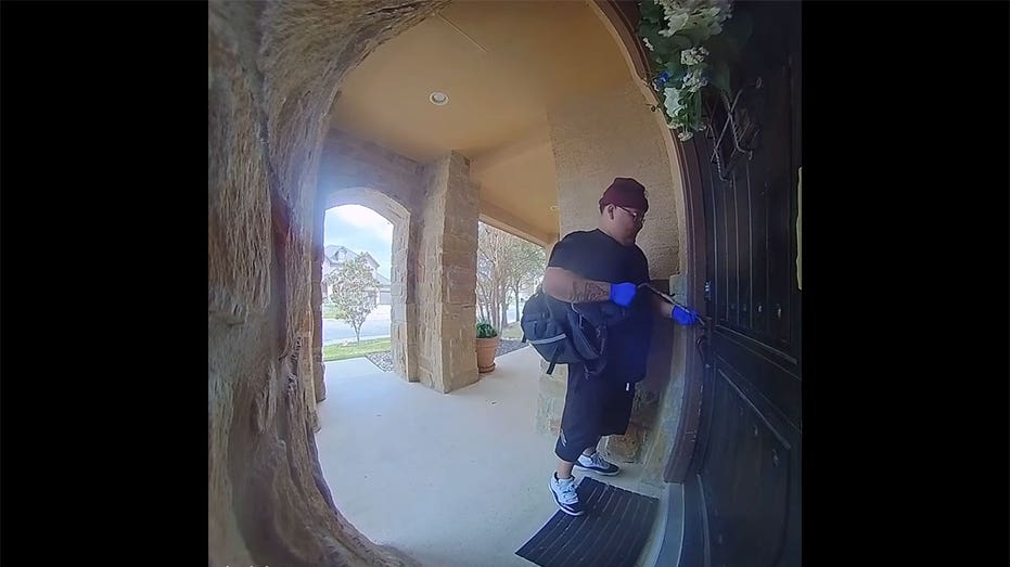 Texas burglary suspect caught on video failing to break into home, running away when discovered