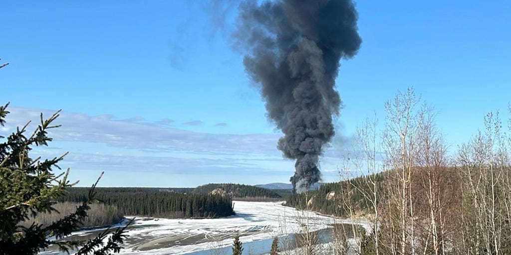 Alaska plane that crashed was full of fuel, tried to return to airport before engine exploded - Vimarsana News