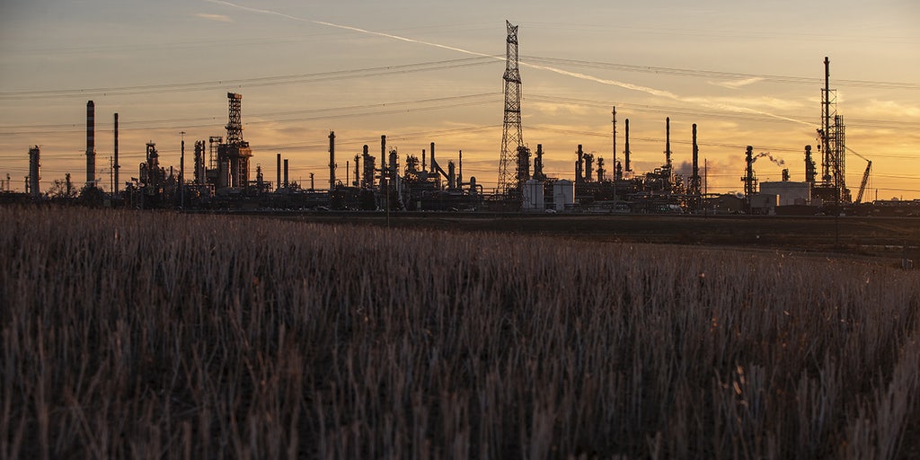 Biden DOJ sides with Native American tribe in court filing ripping Canadian pipeline as trespassing - Vimarsana News