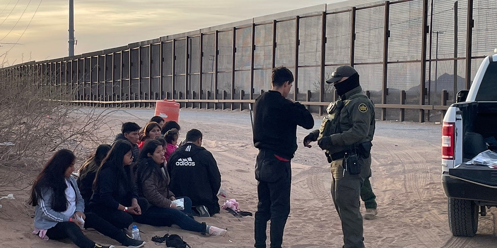 CAUGHT ON CAMERA: Fence-cutting migrants busted by feds - Vimarsana News