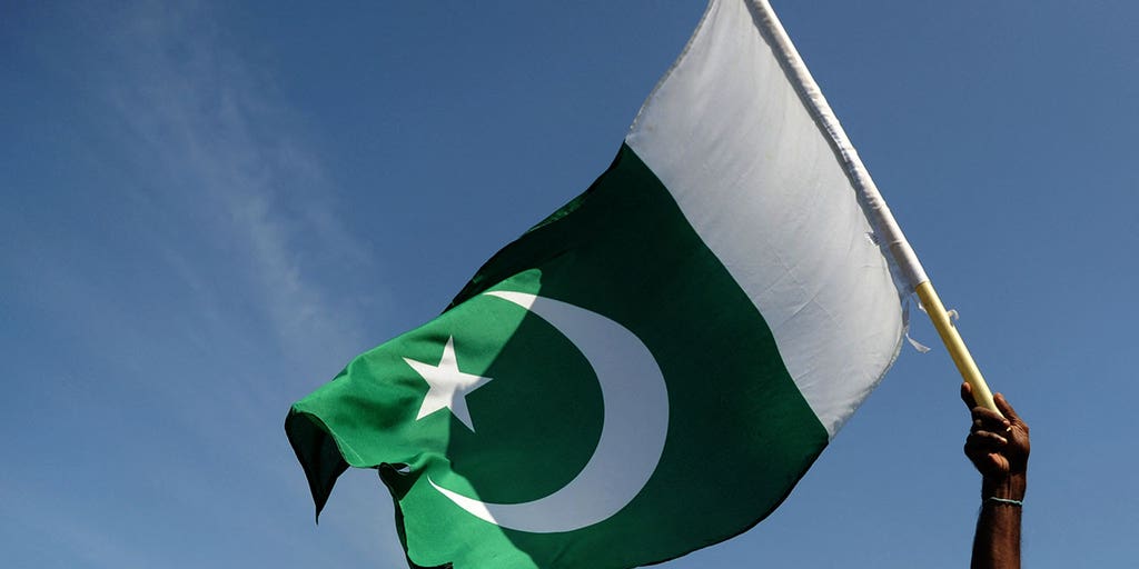 Gunmen kill police officer guarding polio workers in Pakistan's northwest - Vimarsana News