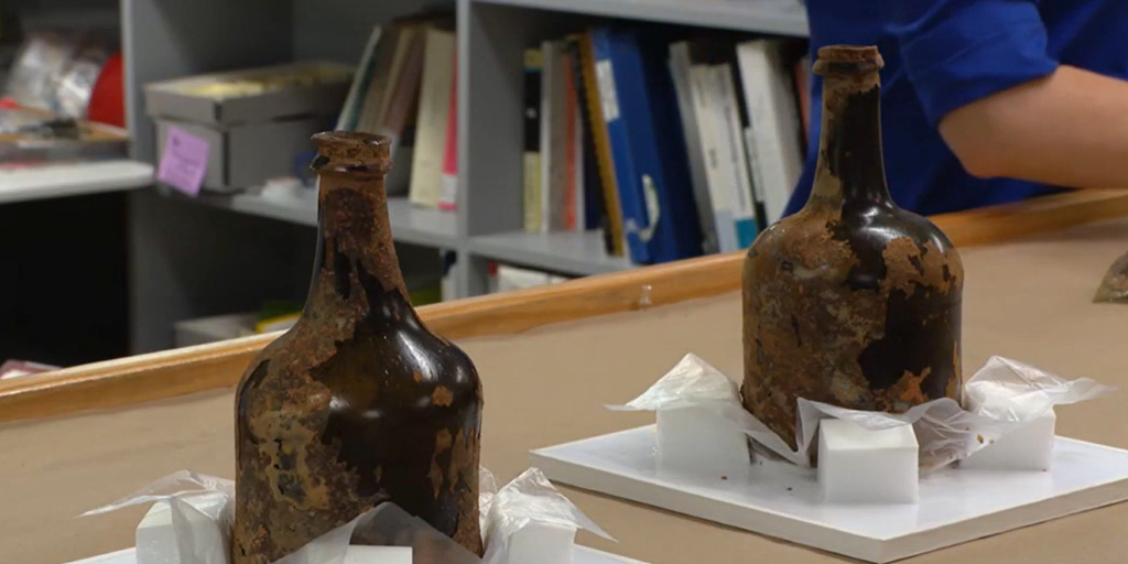 Historians uncover 18th-century bottles with mysterious liquid at George Washington's Mt. Vernon - Vimarsana News