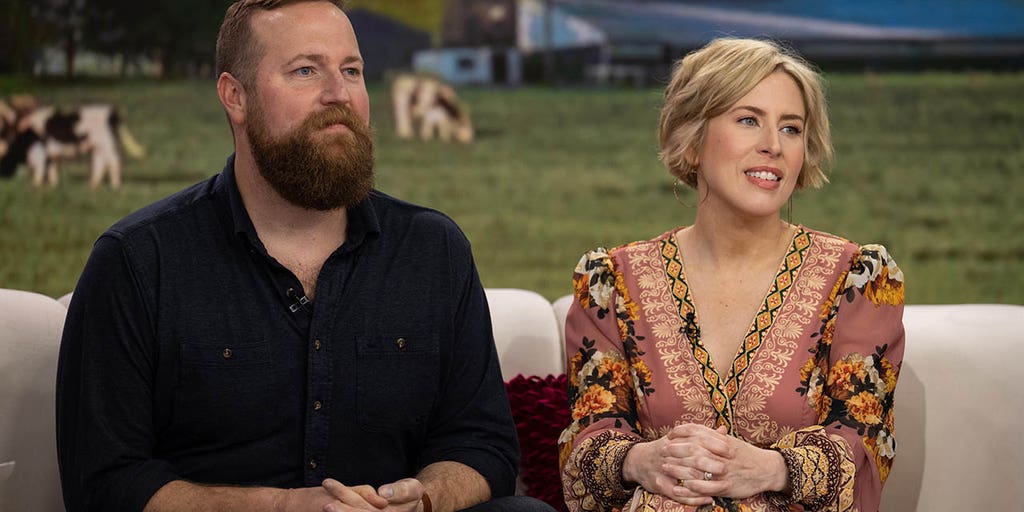 HGTV stars Erin and Ben Napier fire back at 'nasty' comments about houses on 'Home Town Takeover' - Vimarsana News