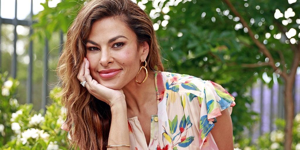 Eva Mendes happy she waited until her 40s to have kids, claims she was 'foul-mouthed and smoking' in her 20's - Vimarsana News