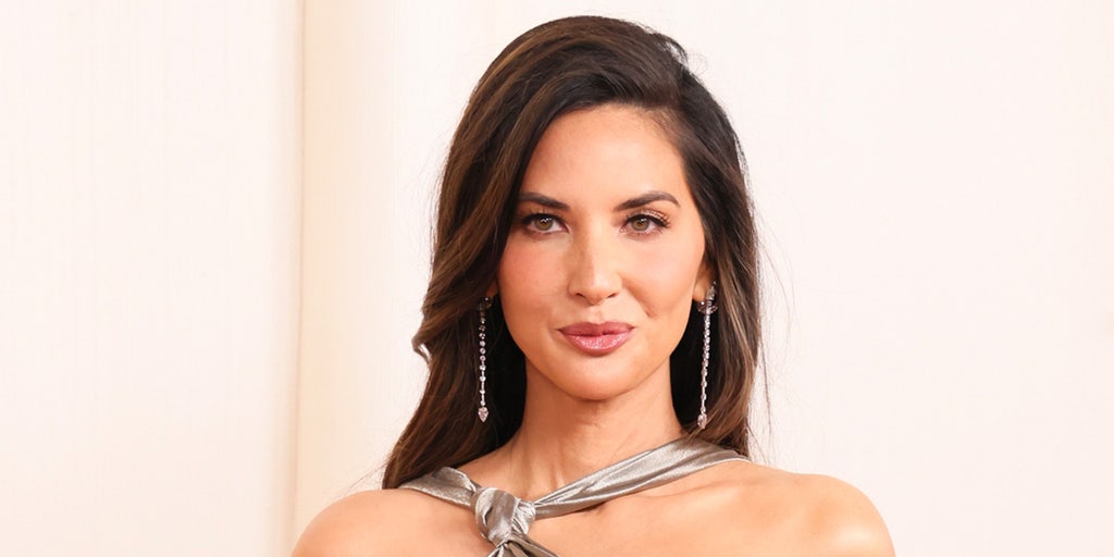 Olivia Munn disguises 'battle wounds' from double mastectomy: 'Makes me a little sad' - Vimarsana News