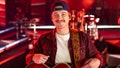 Country star Morgan Wallen walks out with Florida legend Tim Tebow, refuses to Gator chomp - Fox News