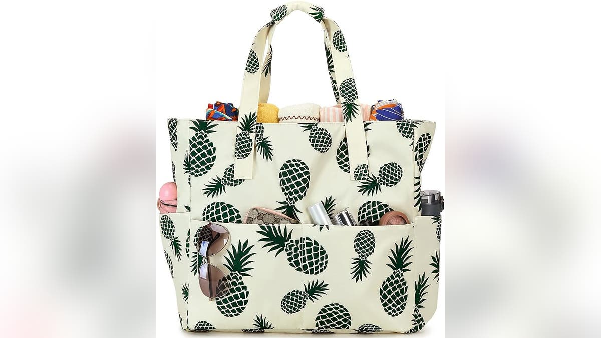 Carry everything you need in this beach bag.