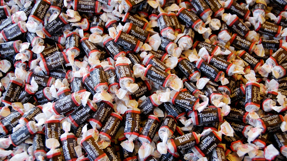 Tootsie rolls