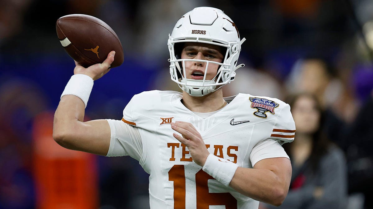 Arch Manning's Second Season As Backup Could Prove Beneficial, Texas QB ...