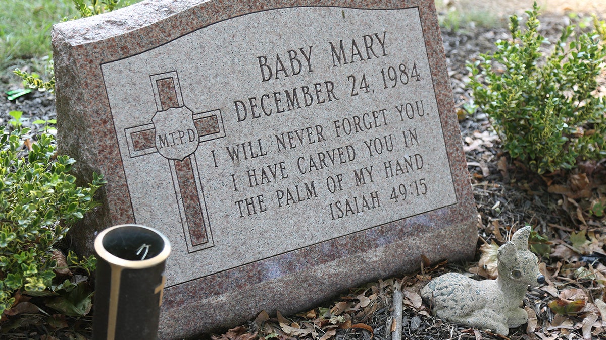 Baby Mary gravestone in Mendham Township