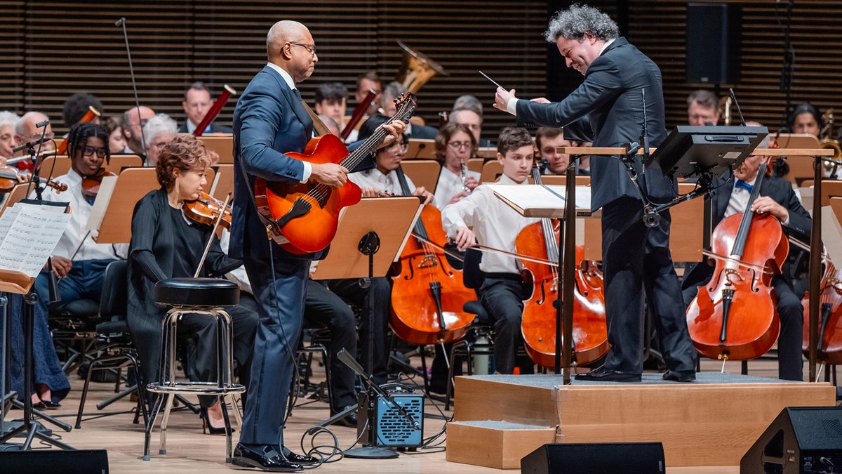 Bernie-Williams-New-York-Philharmonic-Debut