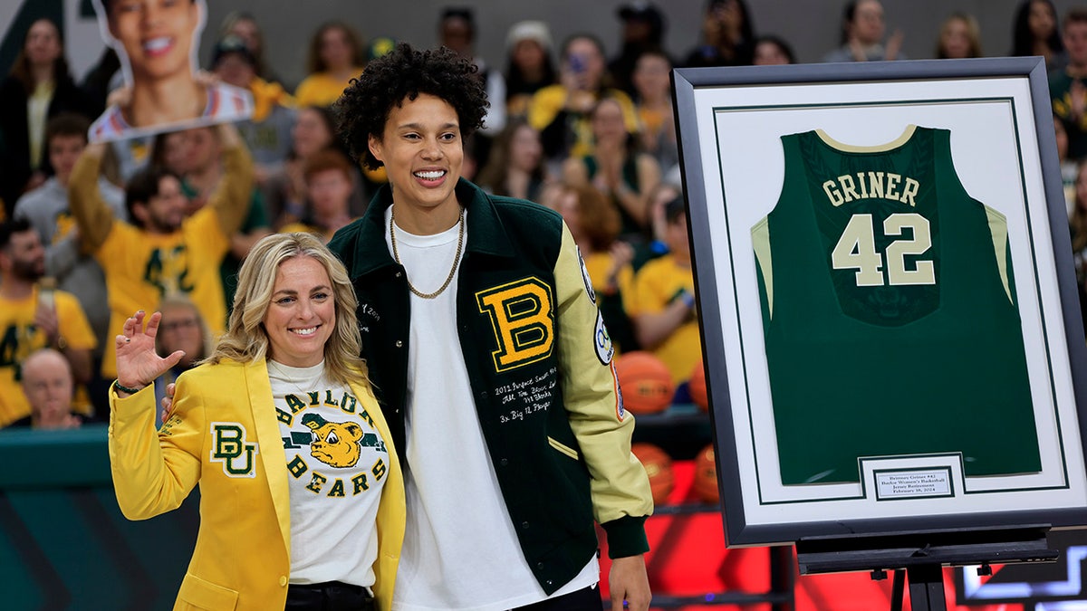 Brittney Griner blames leaving cannabis oil cartridges in luggage Brittney Griner blames leaving cannabis oil cartridges in luggage